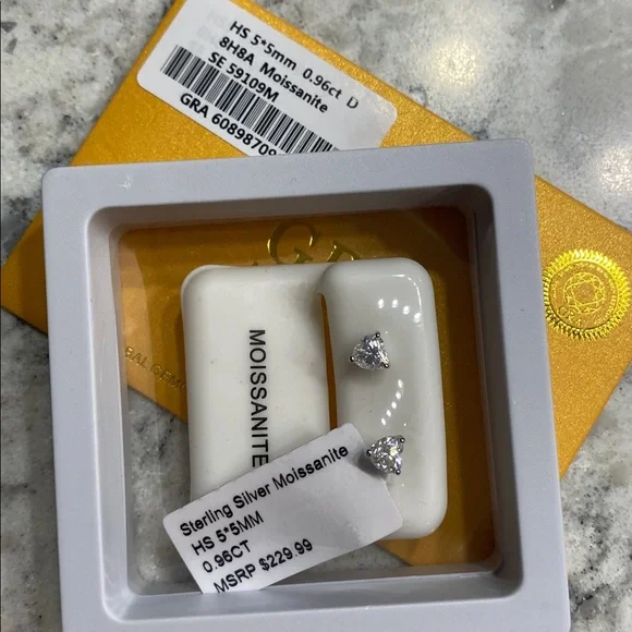 Moissanite Sterling Silver 0.96 CT Heart Stud Earrings MSRP $229 - Picture 5 of 5